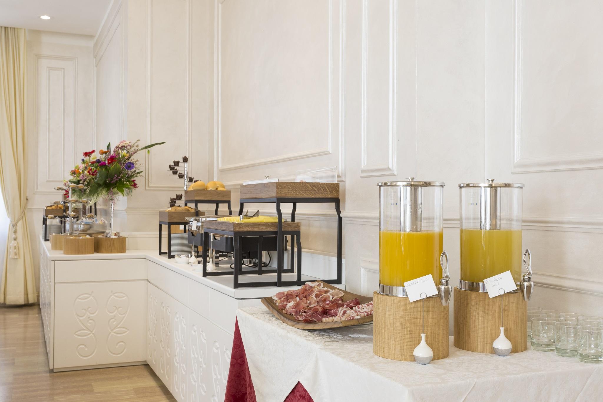 Hotel Vienna Ostenda E Ristorante Il Danubio Rimini Extérieur photo