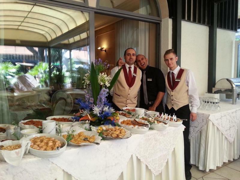 Hotel Vienna Ostenda E Ristorante Il Danubio Rimini Extérieur photo